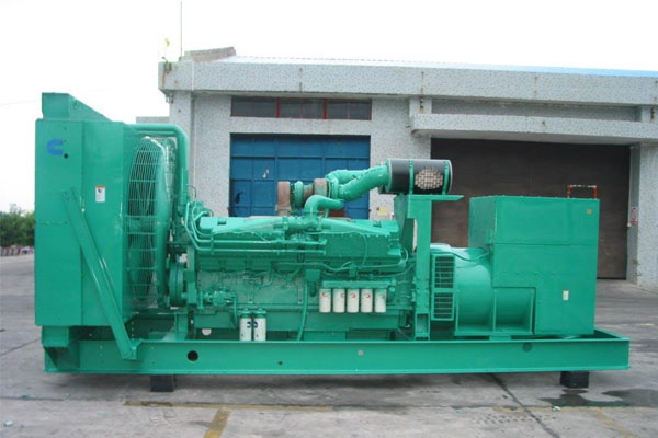 韩城工厂发电机应急发电时如何更准确地检查发电机状态？